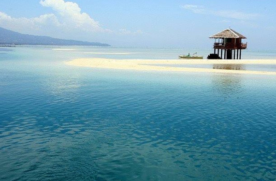 Manjuyod Sand Bar The Maldives of the Philippines