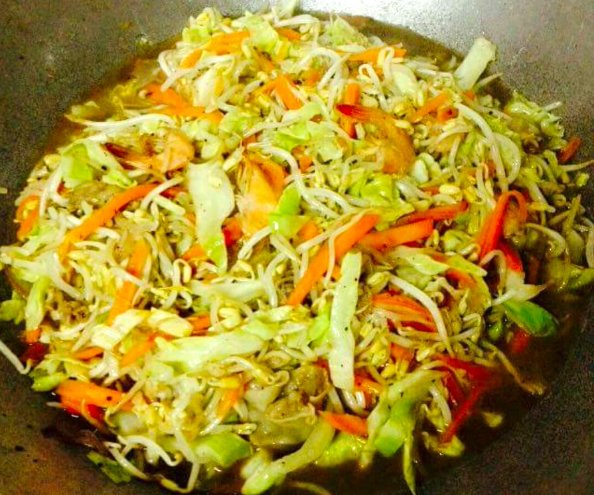 Ginisang Togue, Carrots and Cabbage